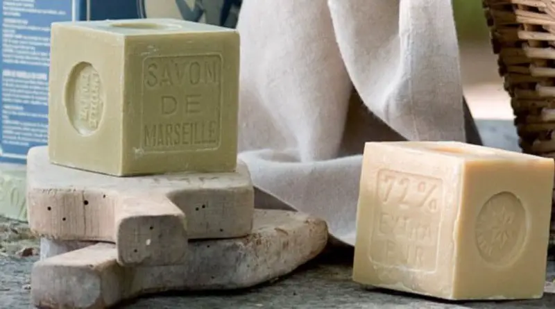 Savon de Marseille sous oreiller ou draps conseil utilisation