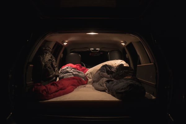 équipement à posséder pour bien dormir dans sa voiture
