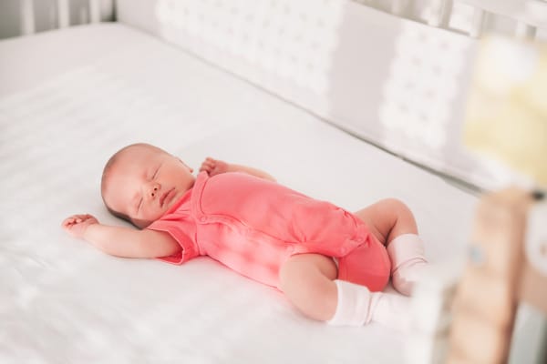 Comment habiller bébé pour dormir